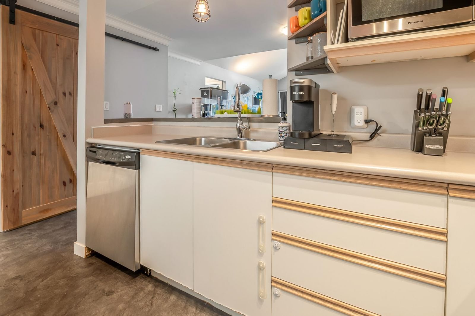 Listing Image 15