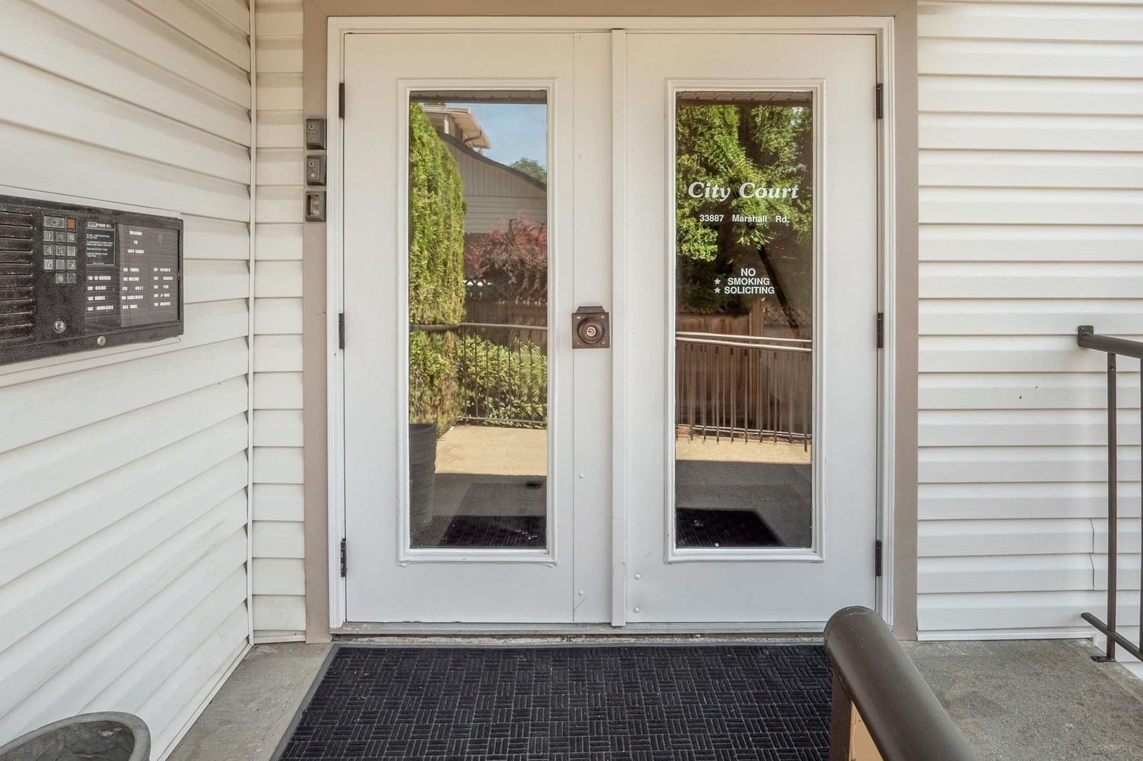 Listing Image 4