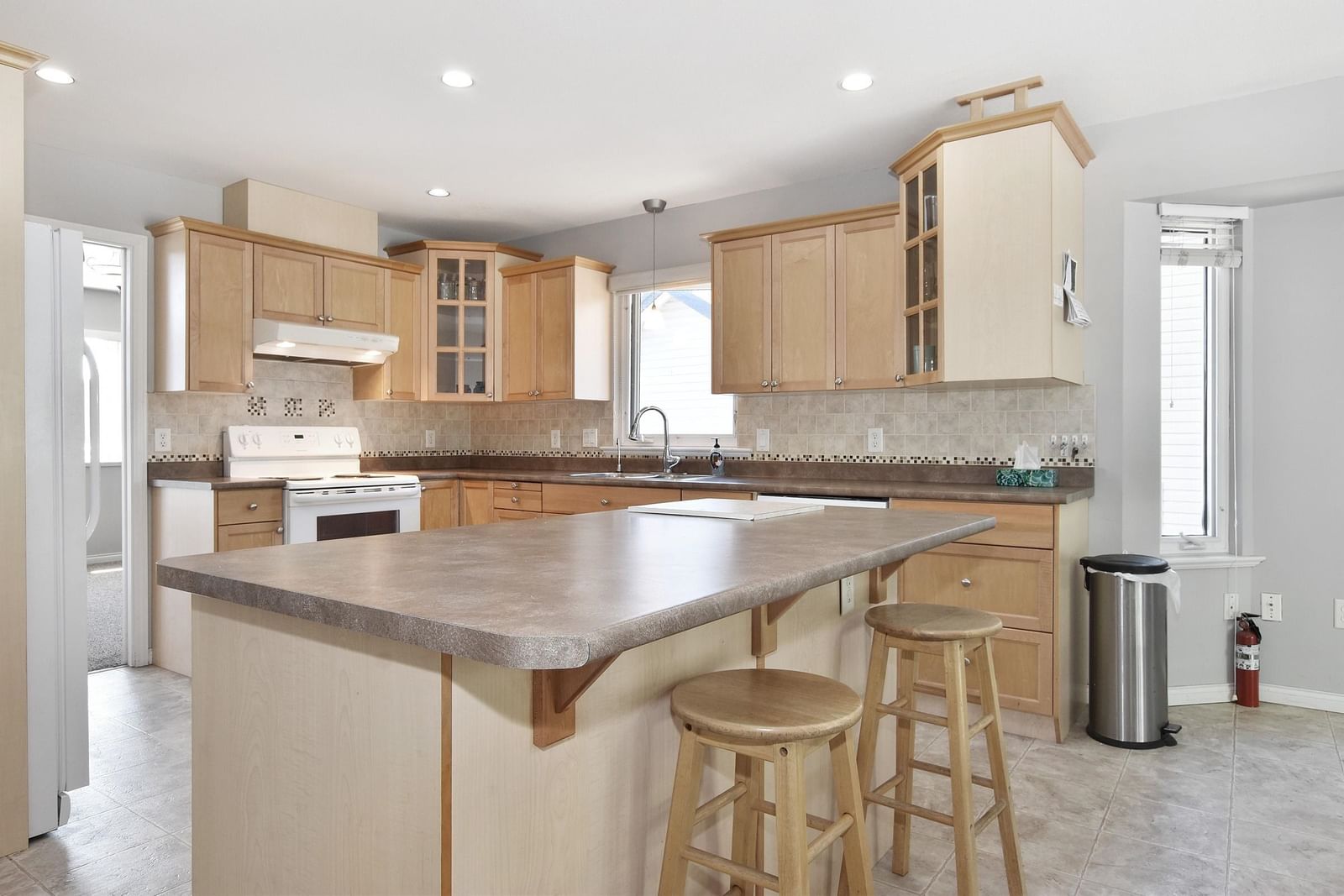 Listing Image 14