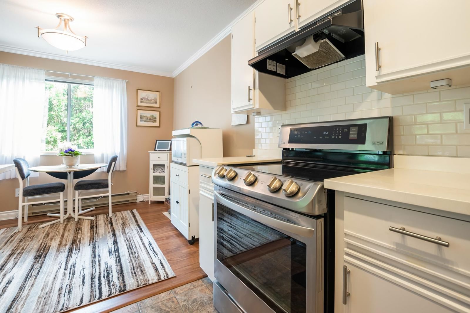 Listing Image 10
