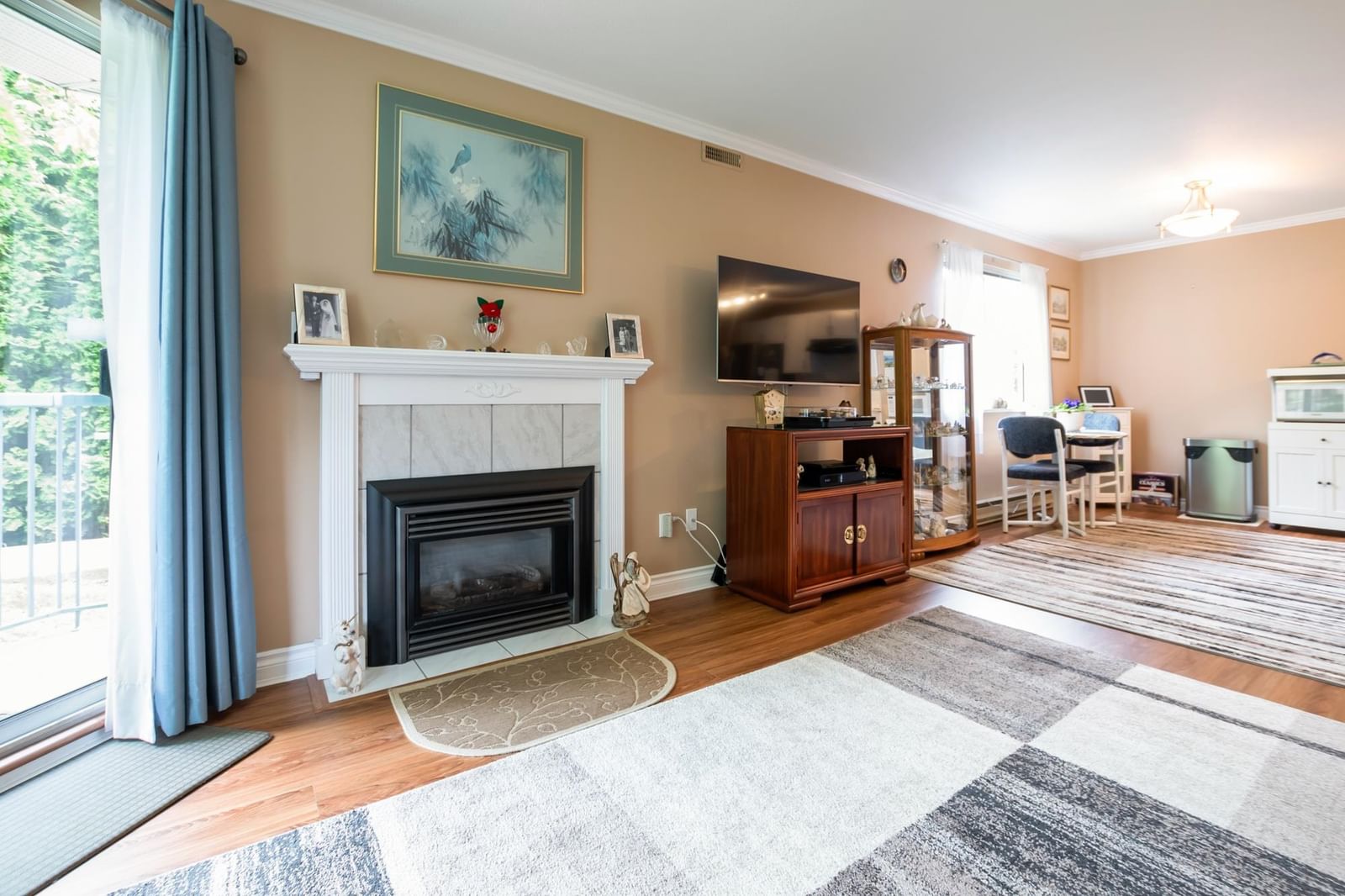 Listing Image 8