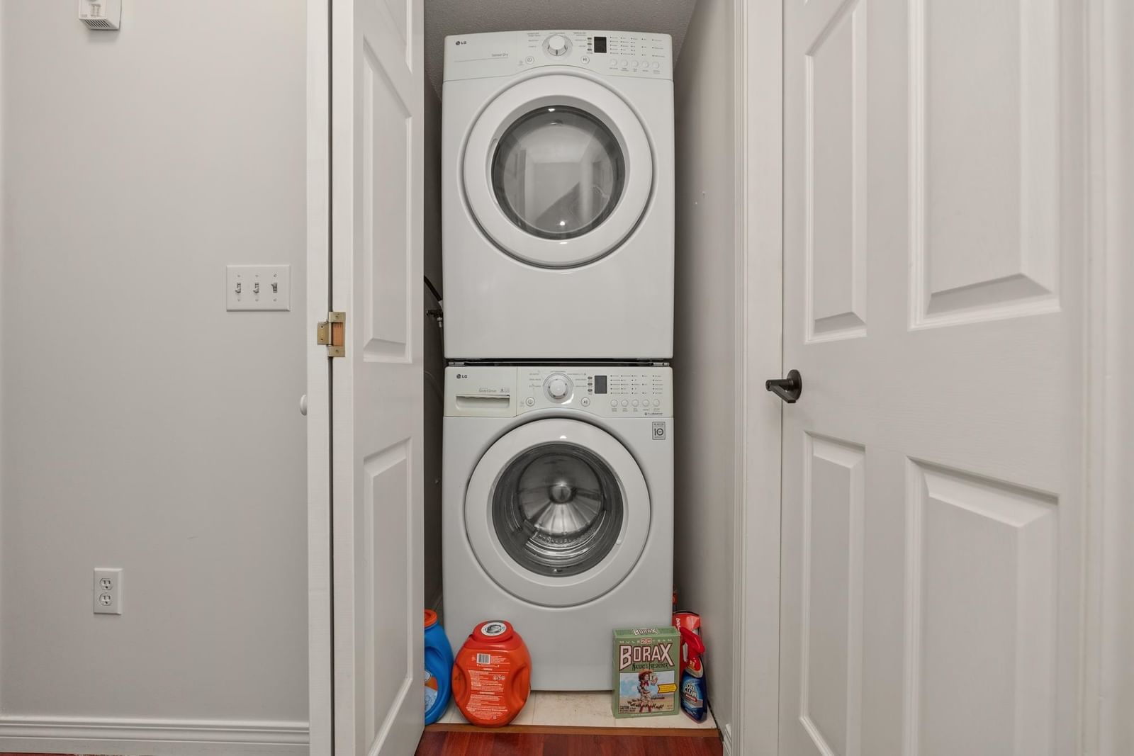 Listing Image 18