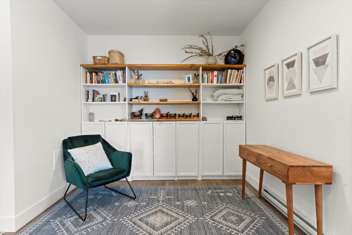 Listing Image 11