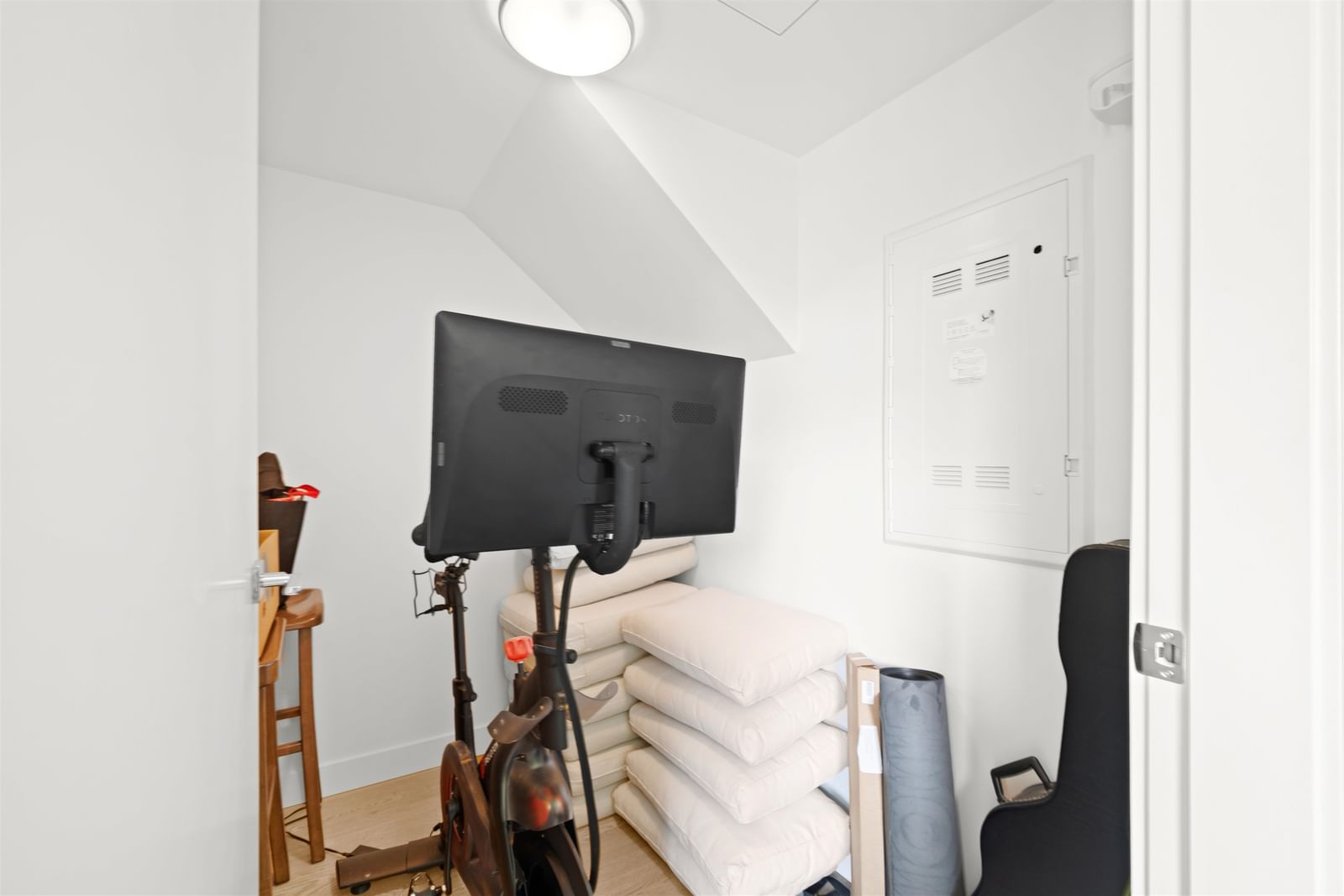 Listing Image 18