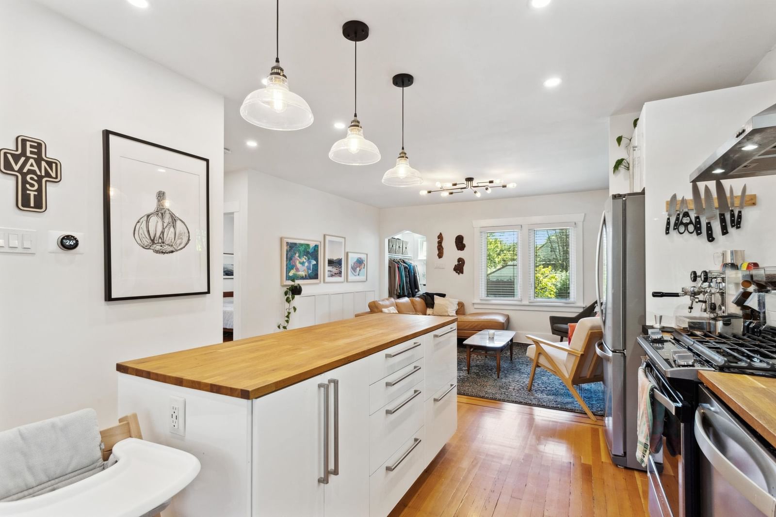 Listing Image 10