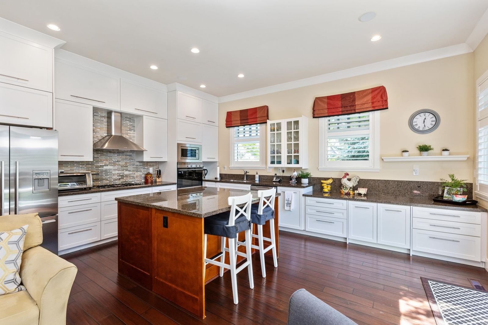 Listing Image 12