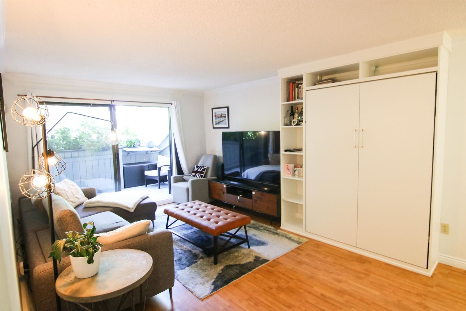 Listing Image 8