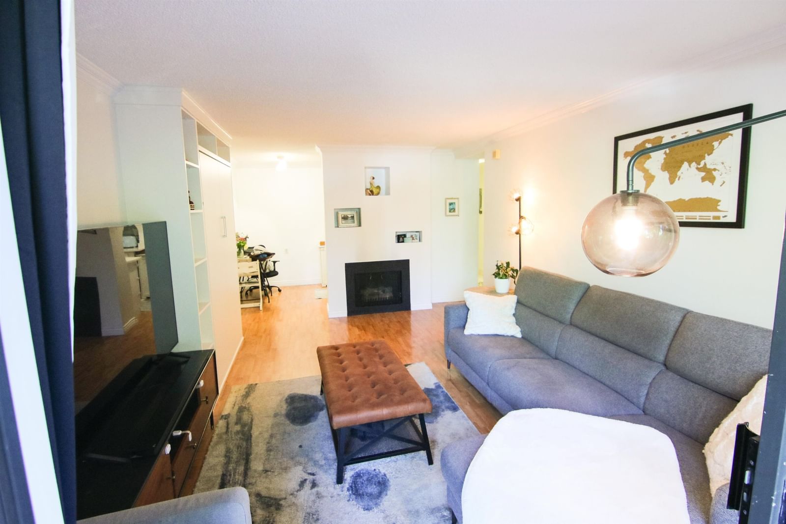 Listing Image 9