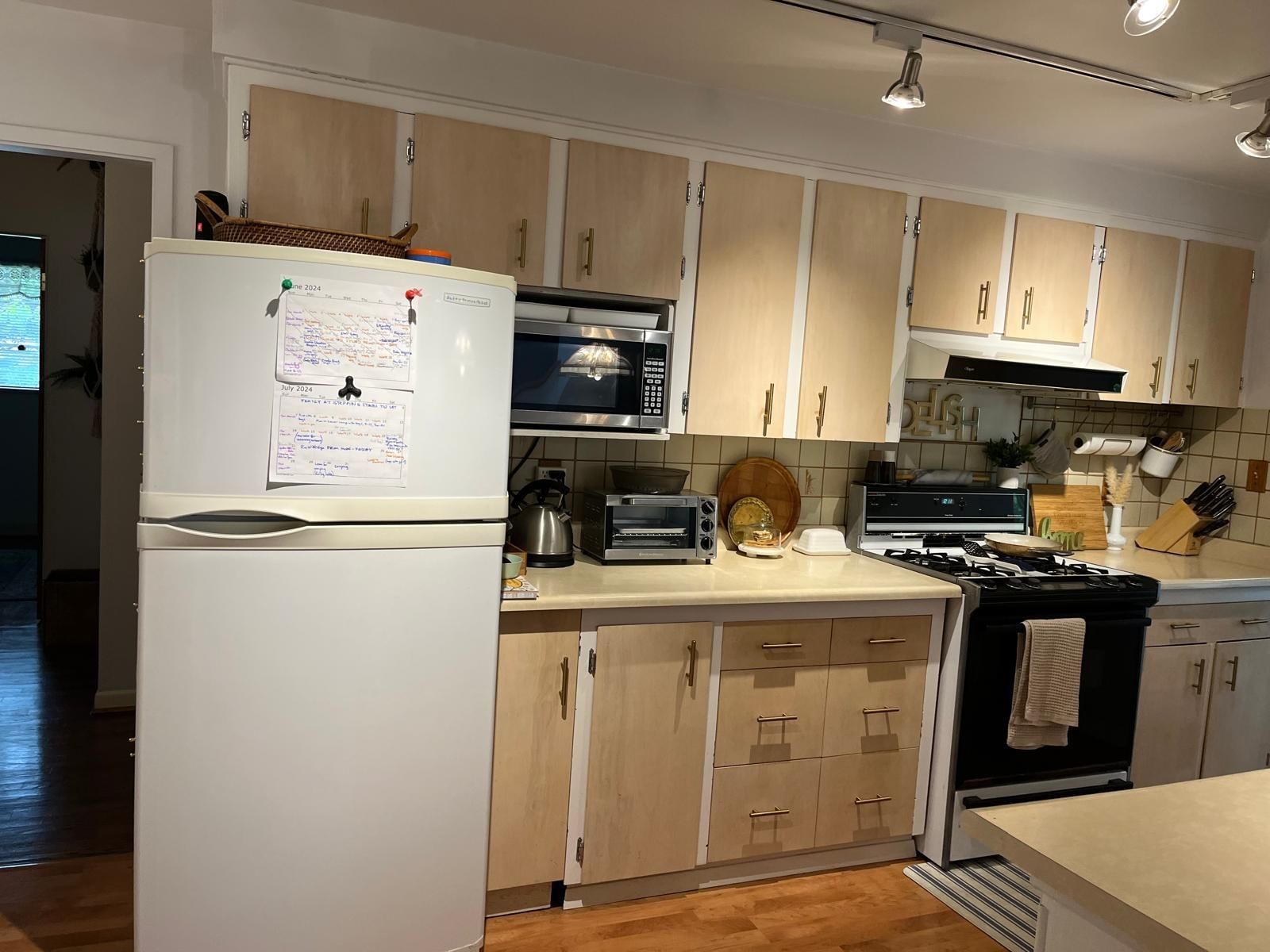 Listing Image 6