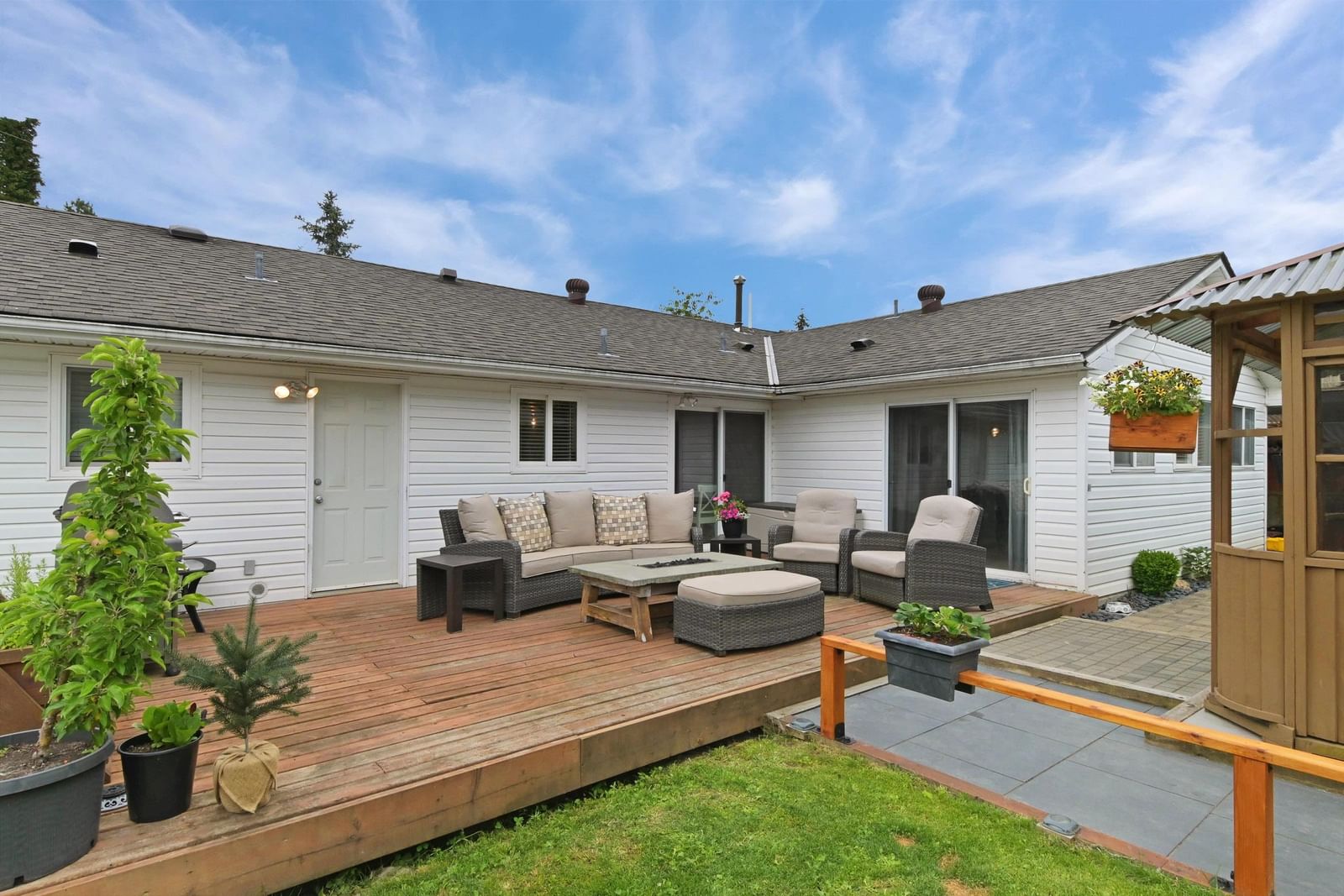 Listing Image 17