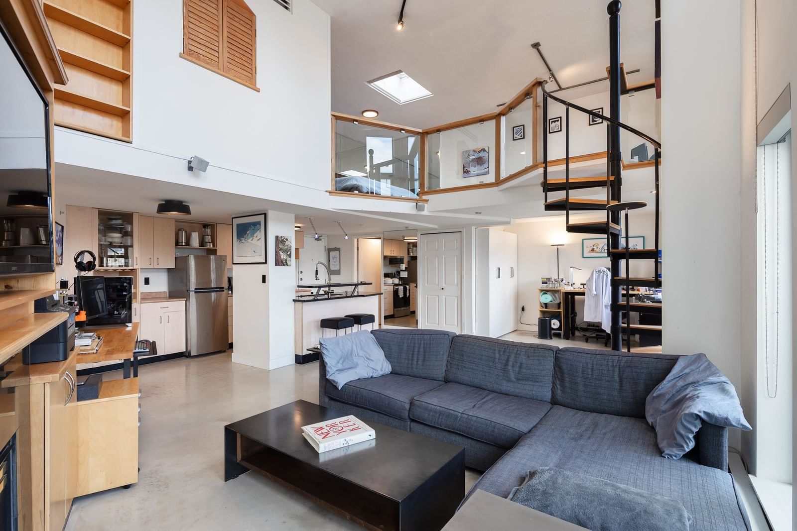 Listing Image 12