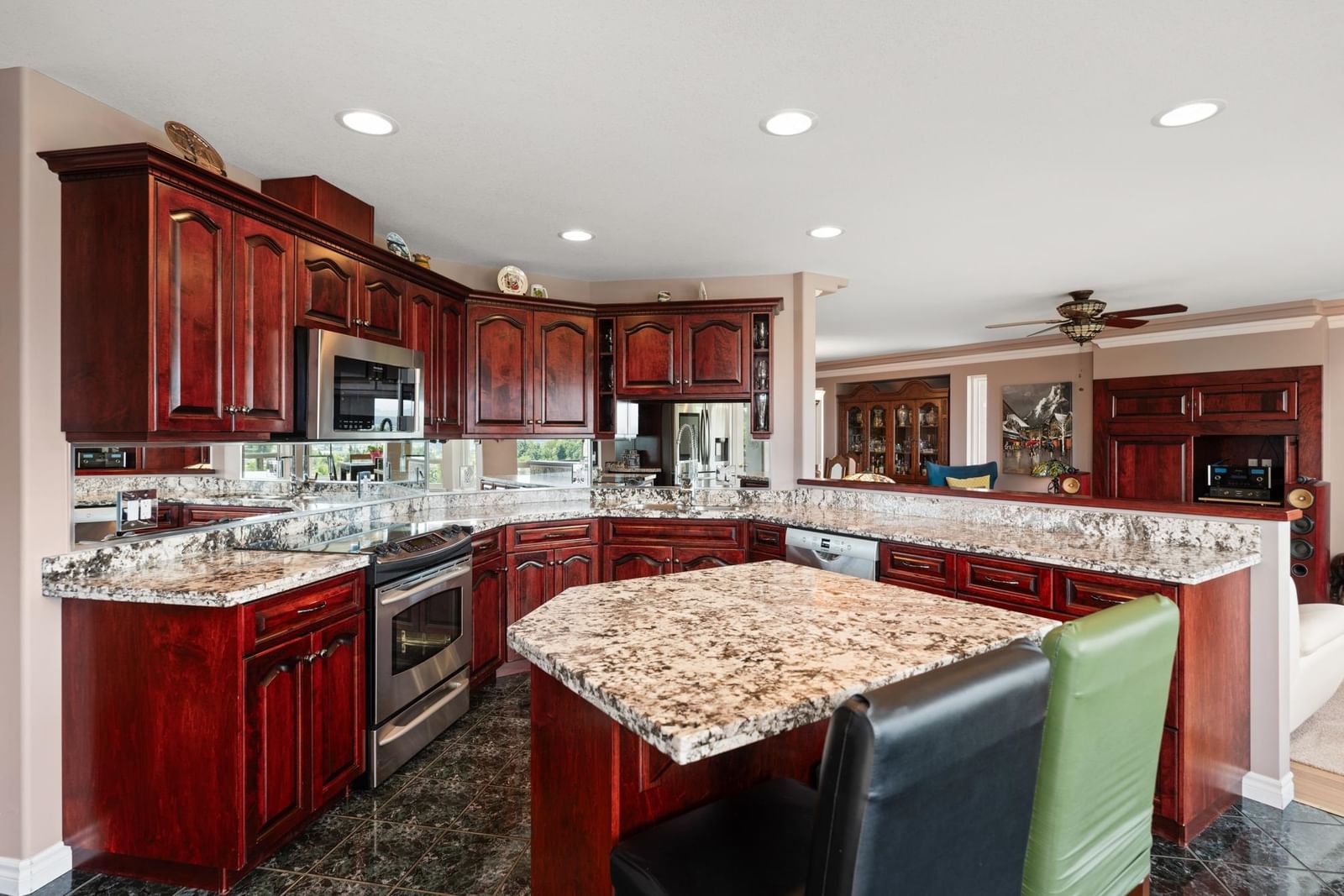 Listing Image 10