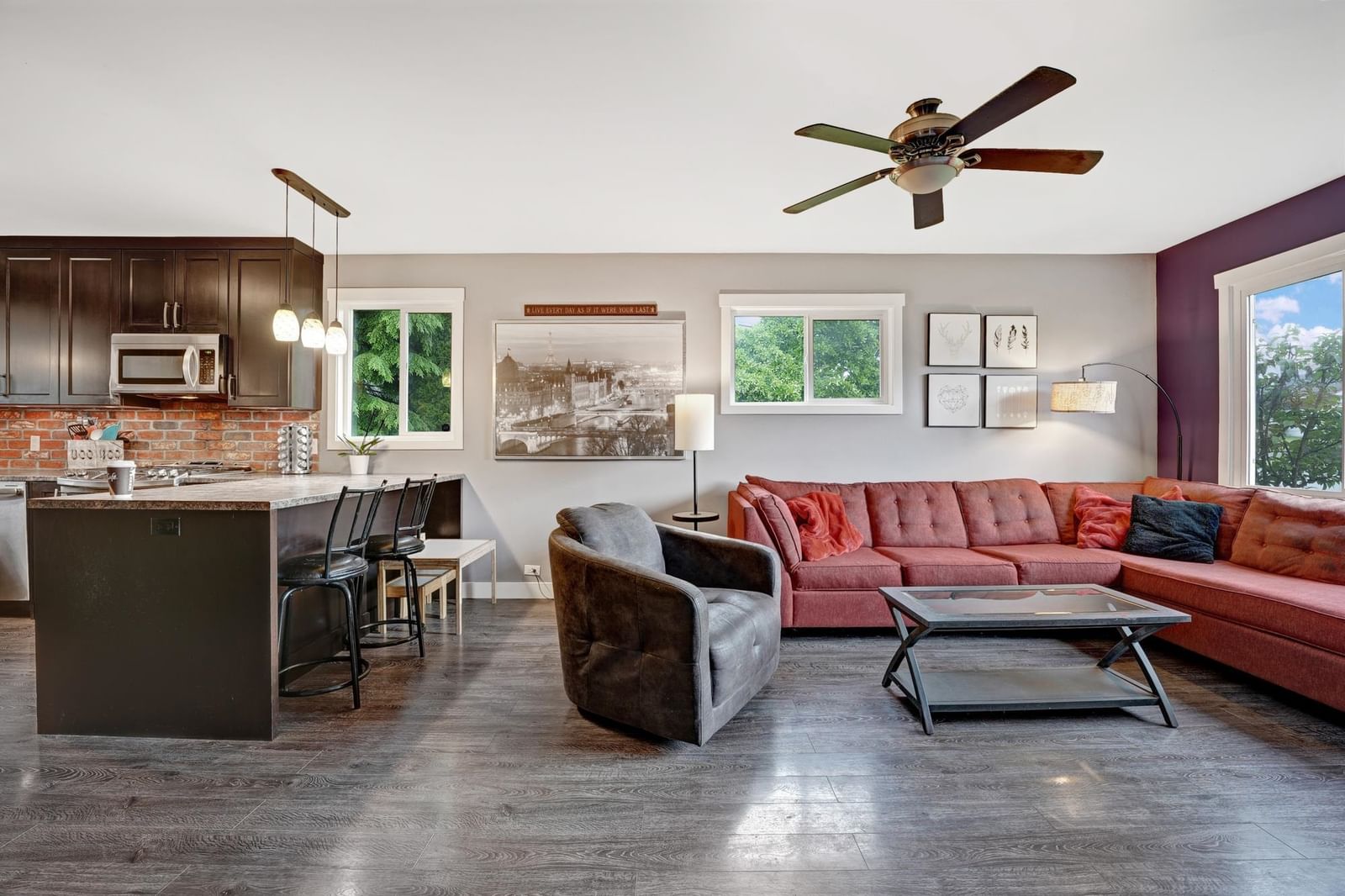 Listing Image 10
