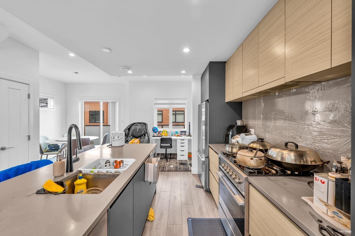 Listing Image 10