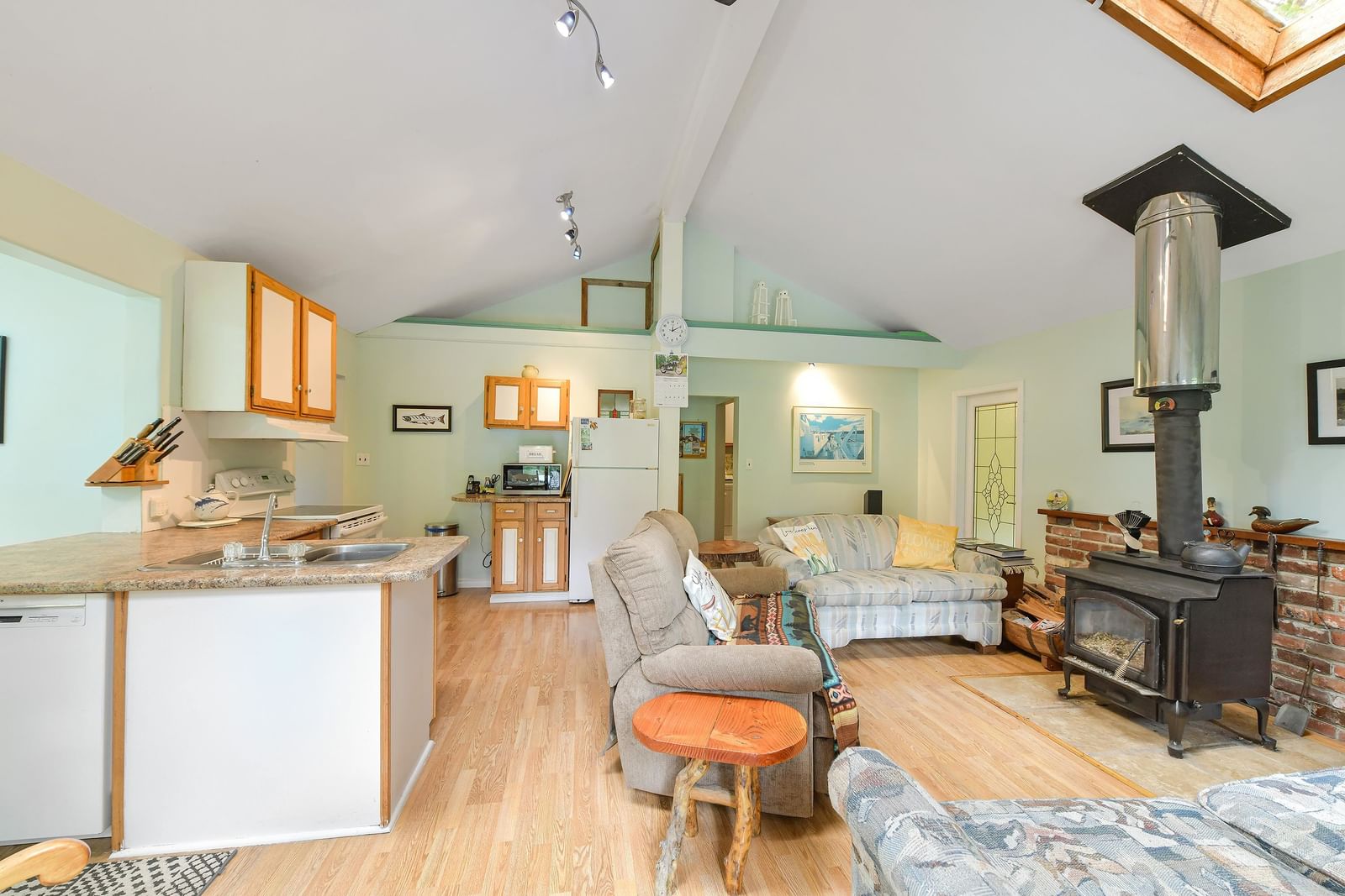 Listing Image 14