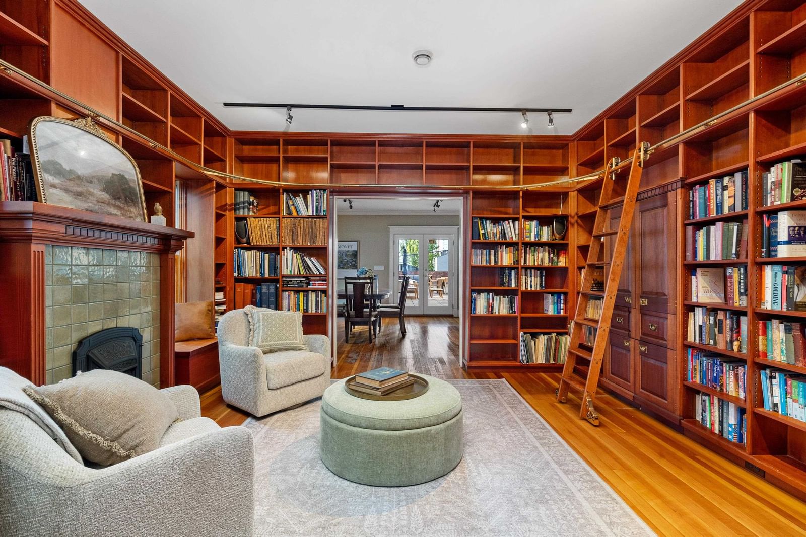 Listing Image 9