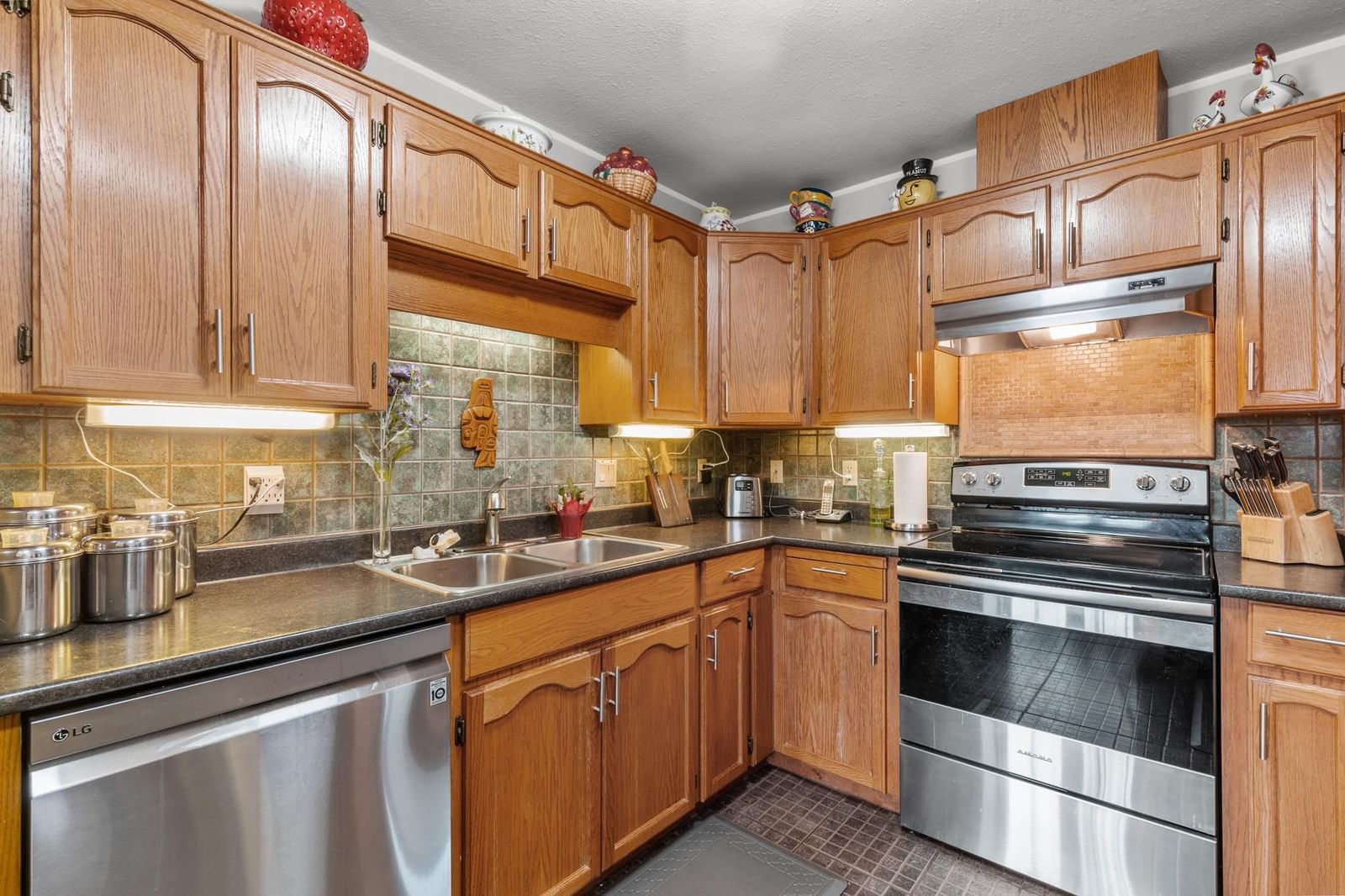Listing Image 13