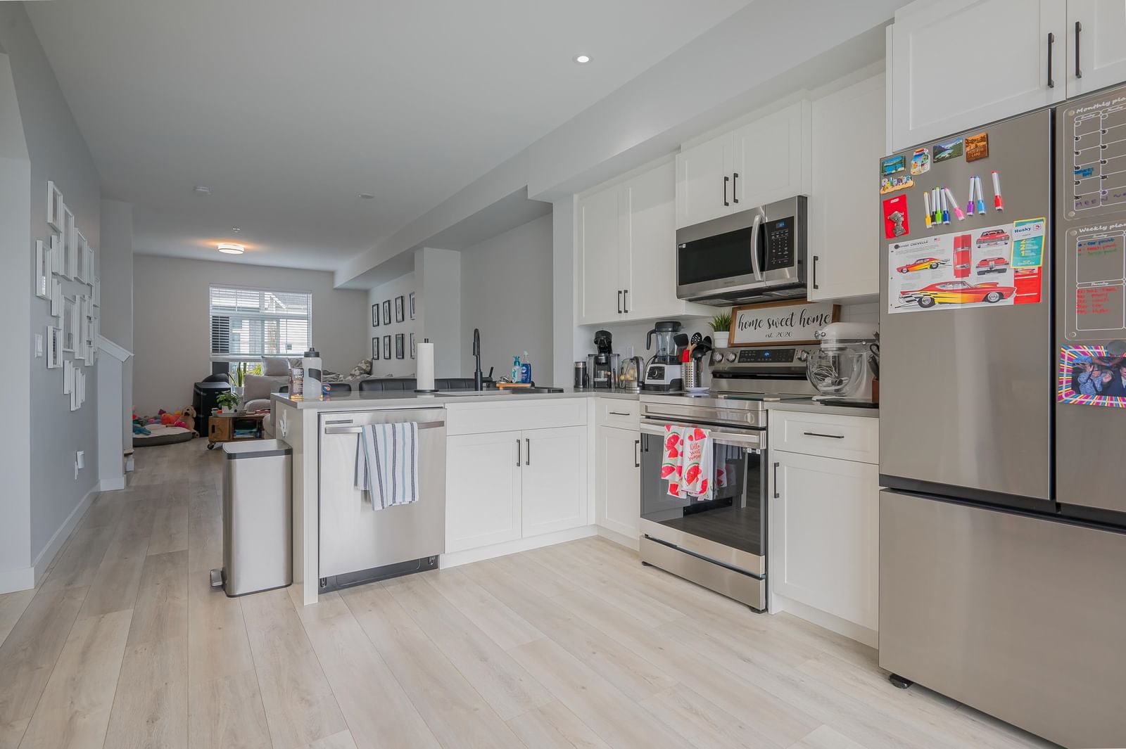 Listing Image 11
