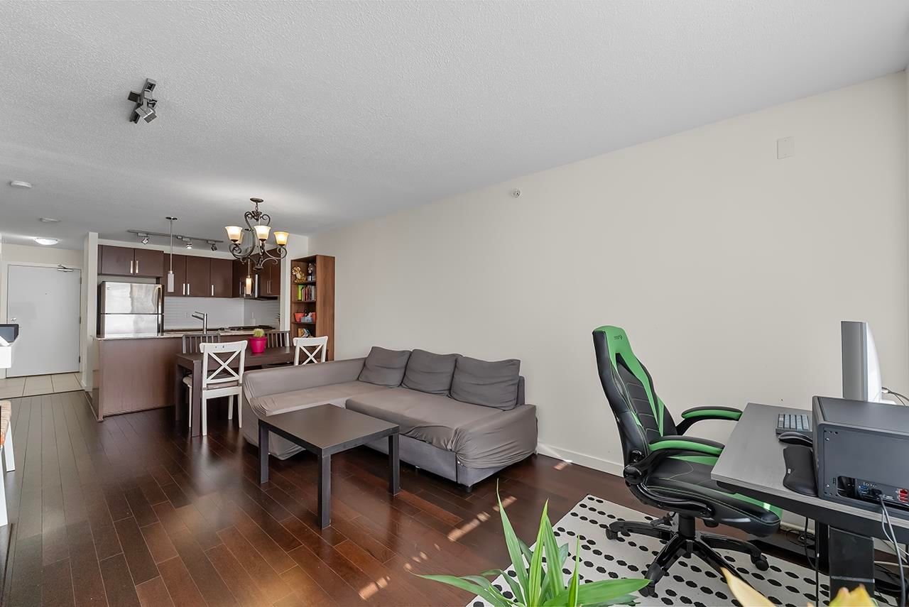 Listing Image 5
