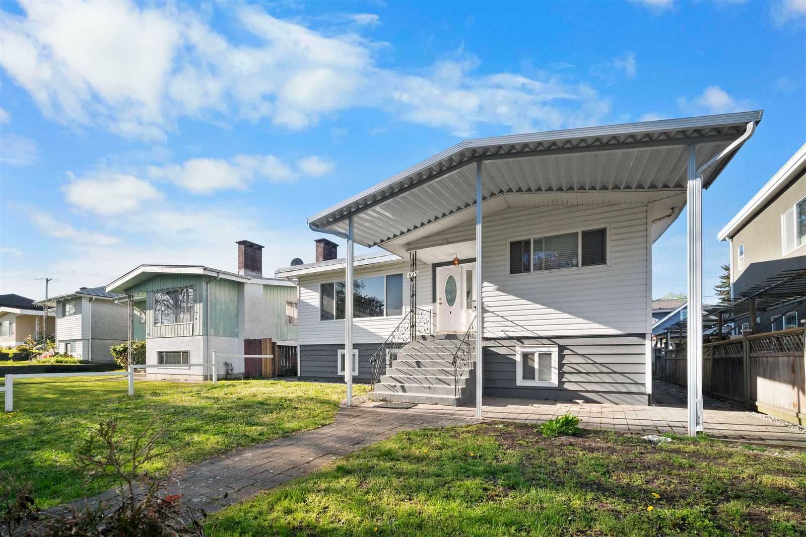 Listing Image 4