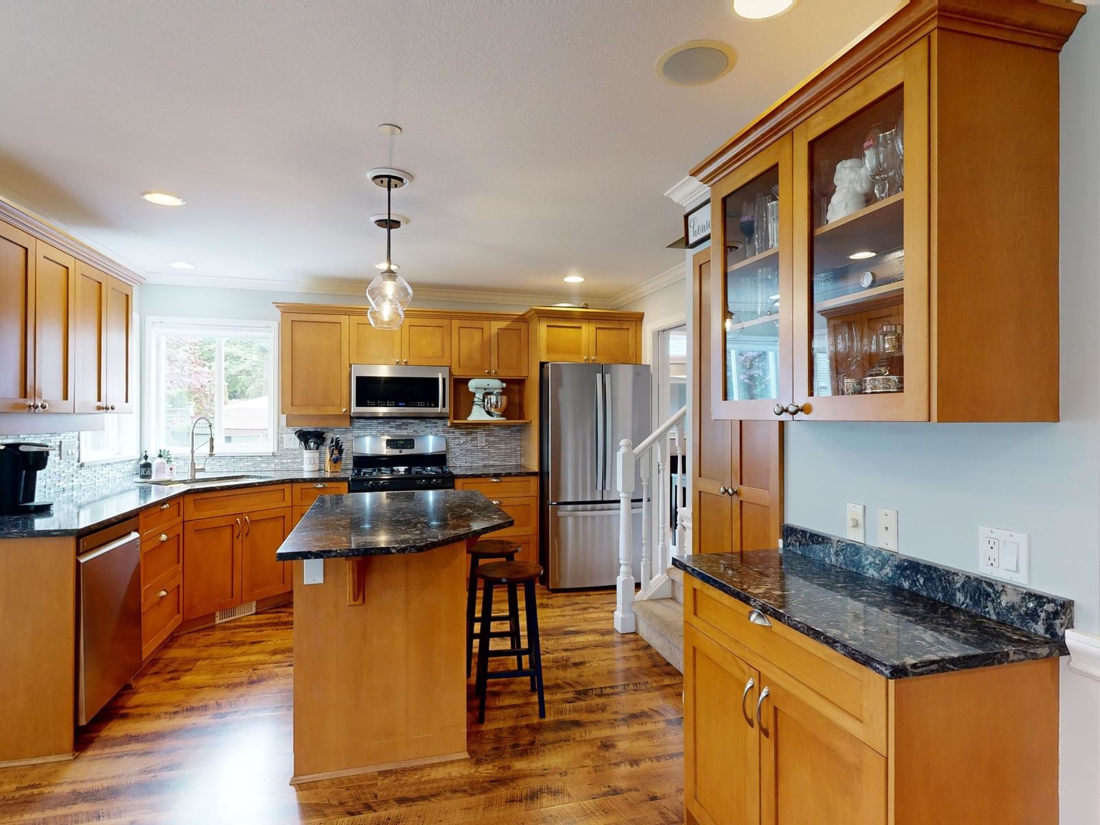 Listing Image 9
