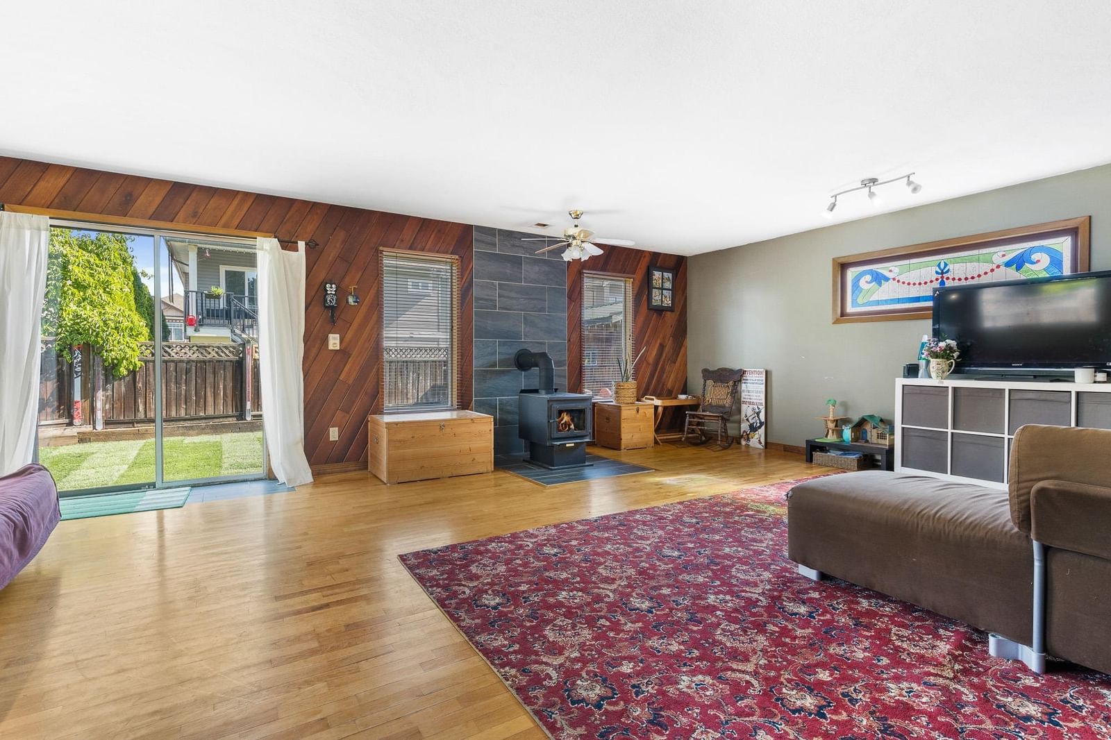 Listing Image 14