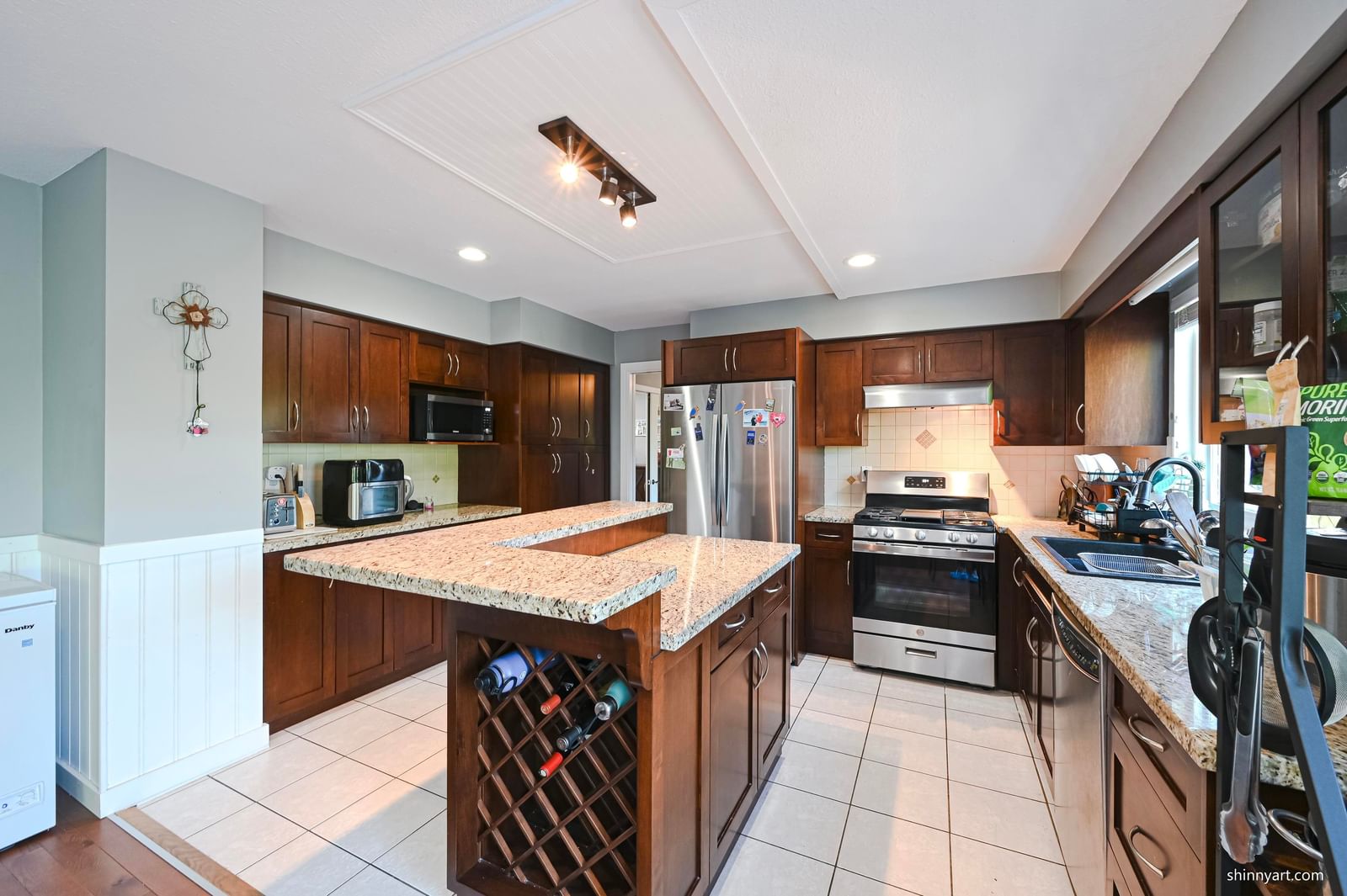 Listing Image 11