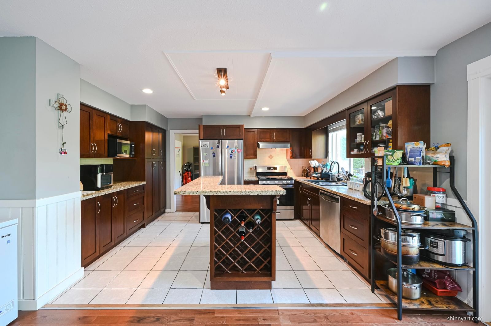 Listing Image 12
