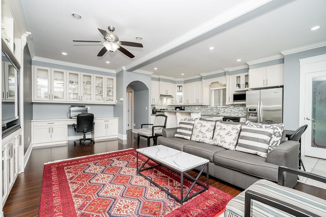 Listing Image 10