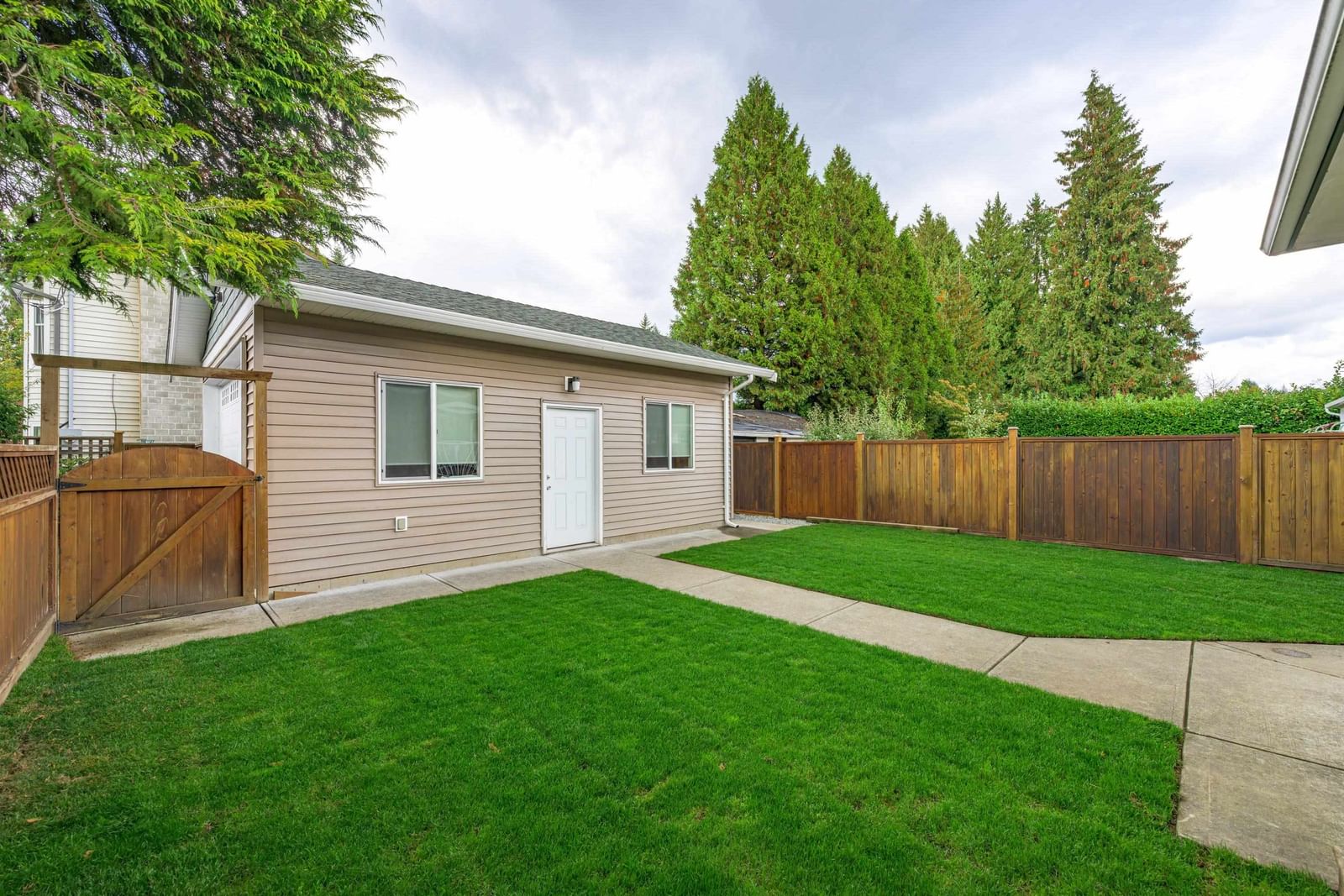 Listing Image 19