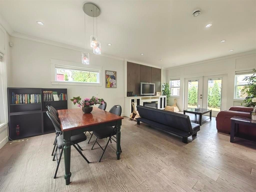 Listing Image 5