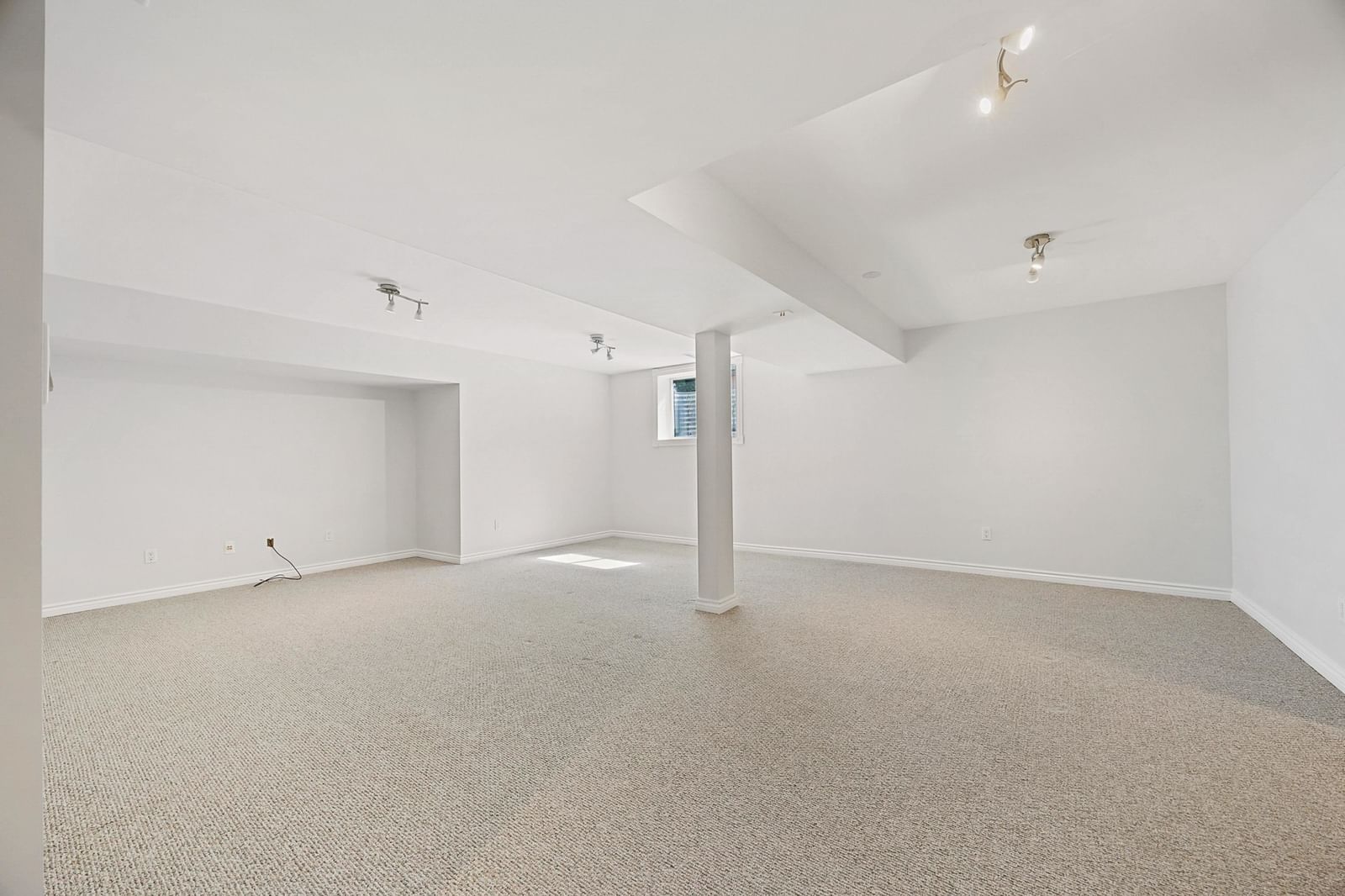 Listing Image 28