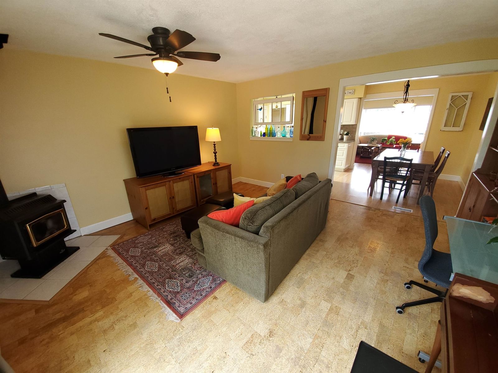 Listing Image 14