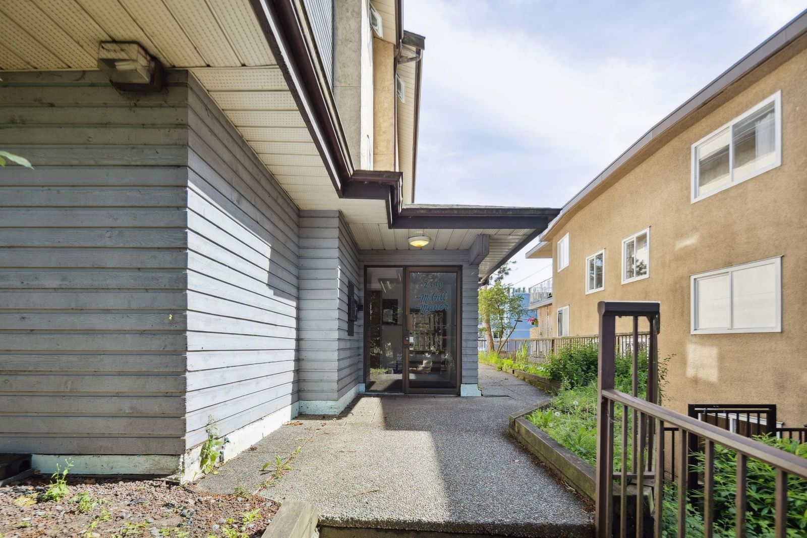 Listing Image 20