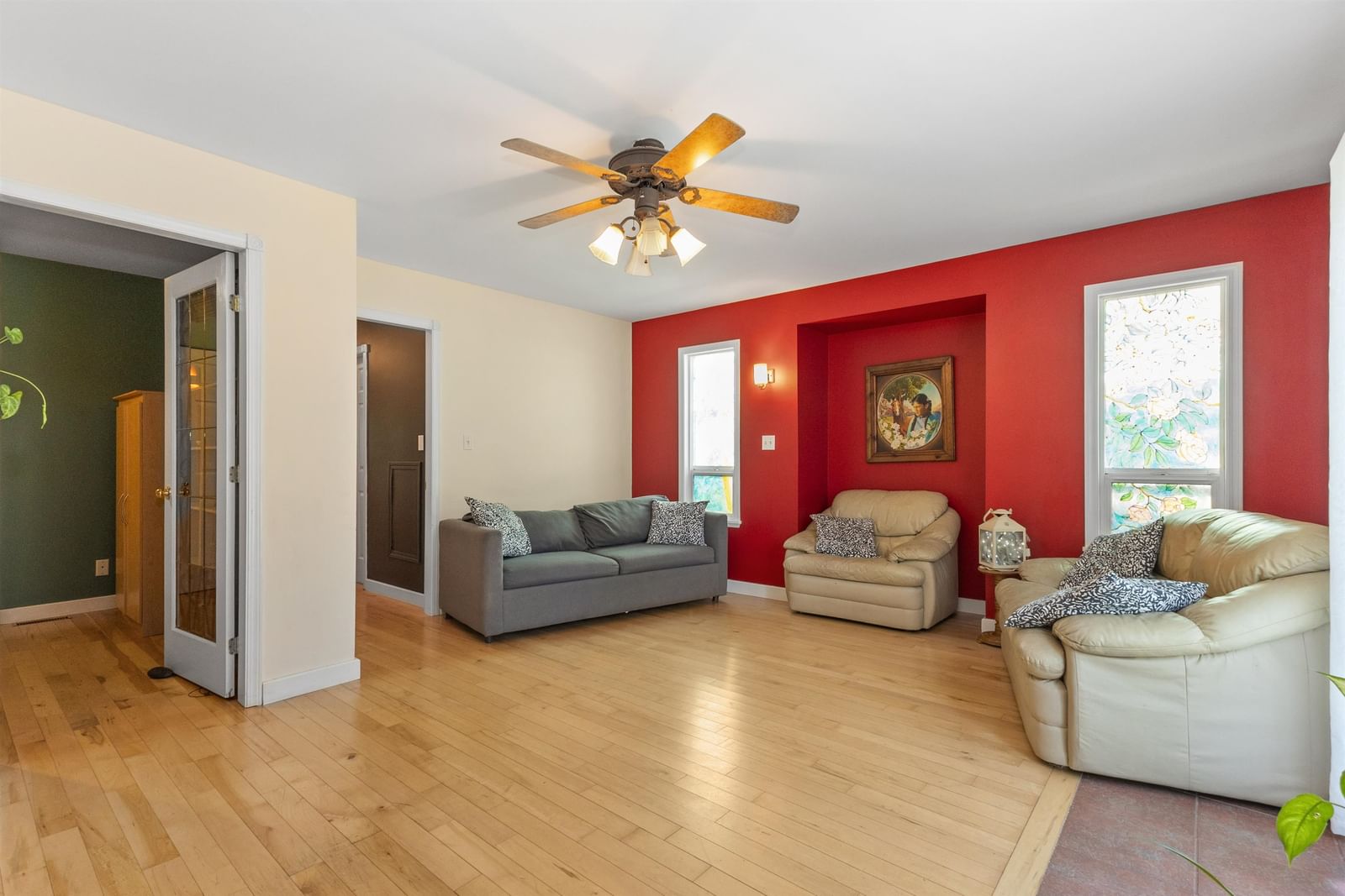 Listing Image 9