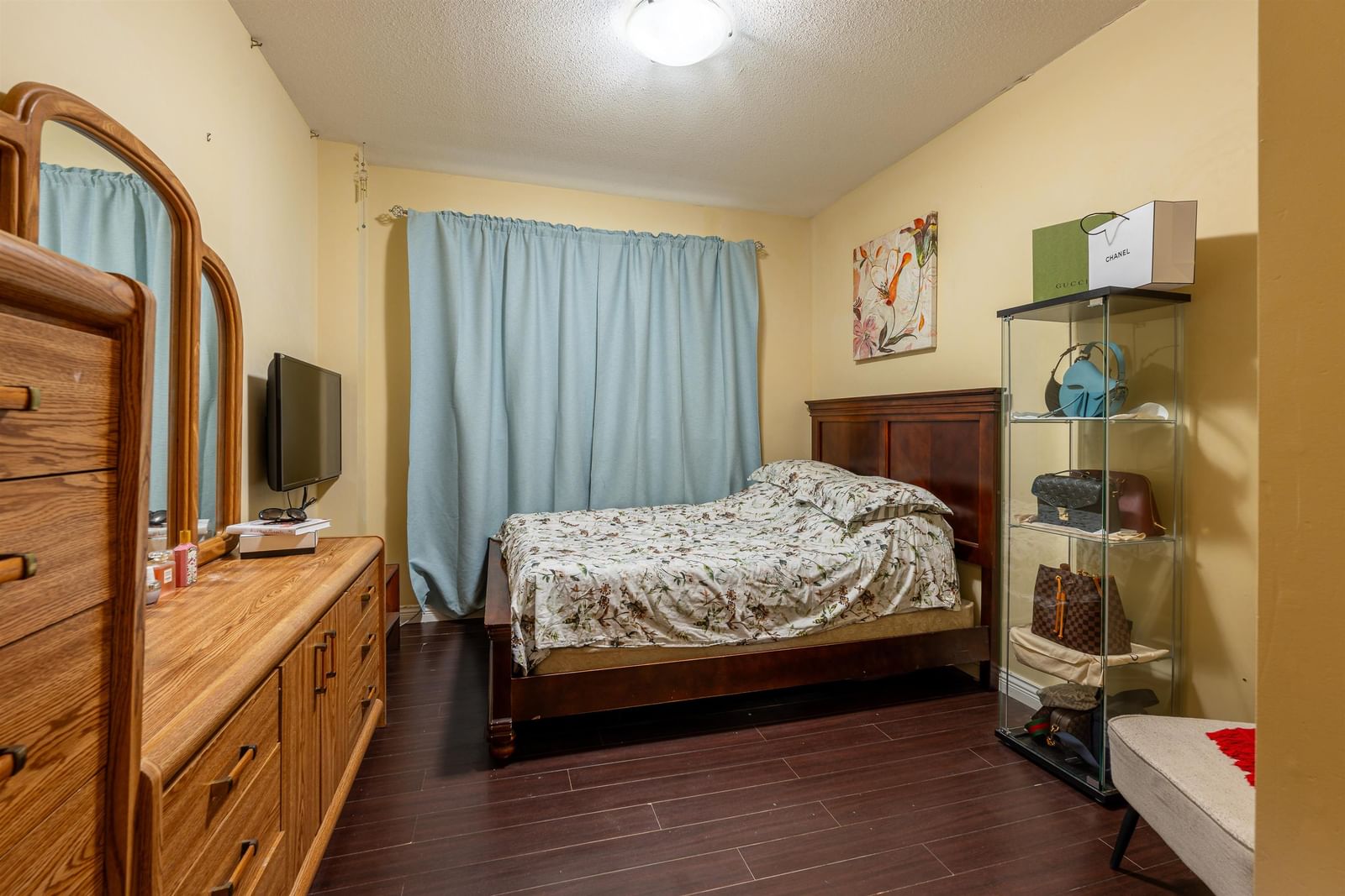 Listing Image 11