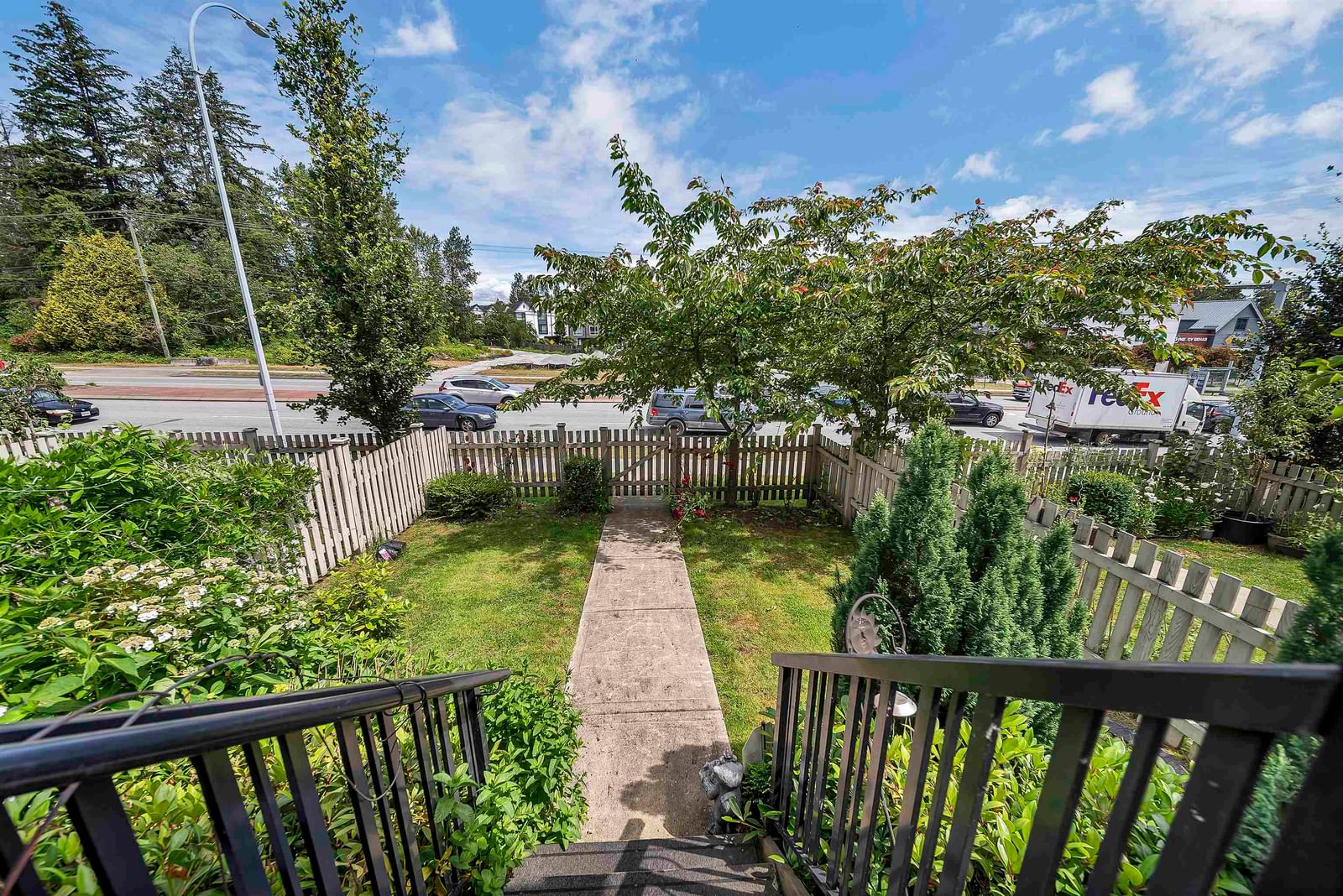 Listing Image 9