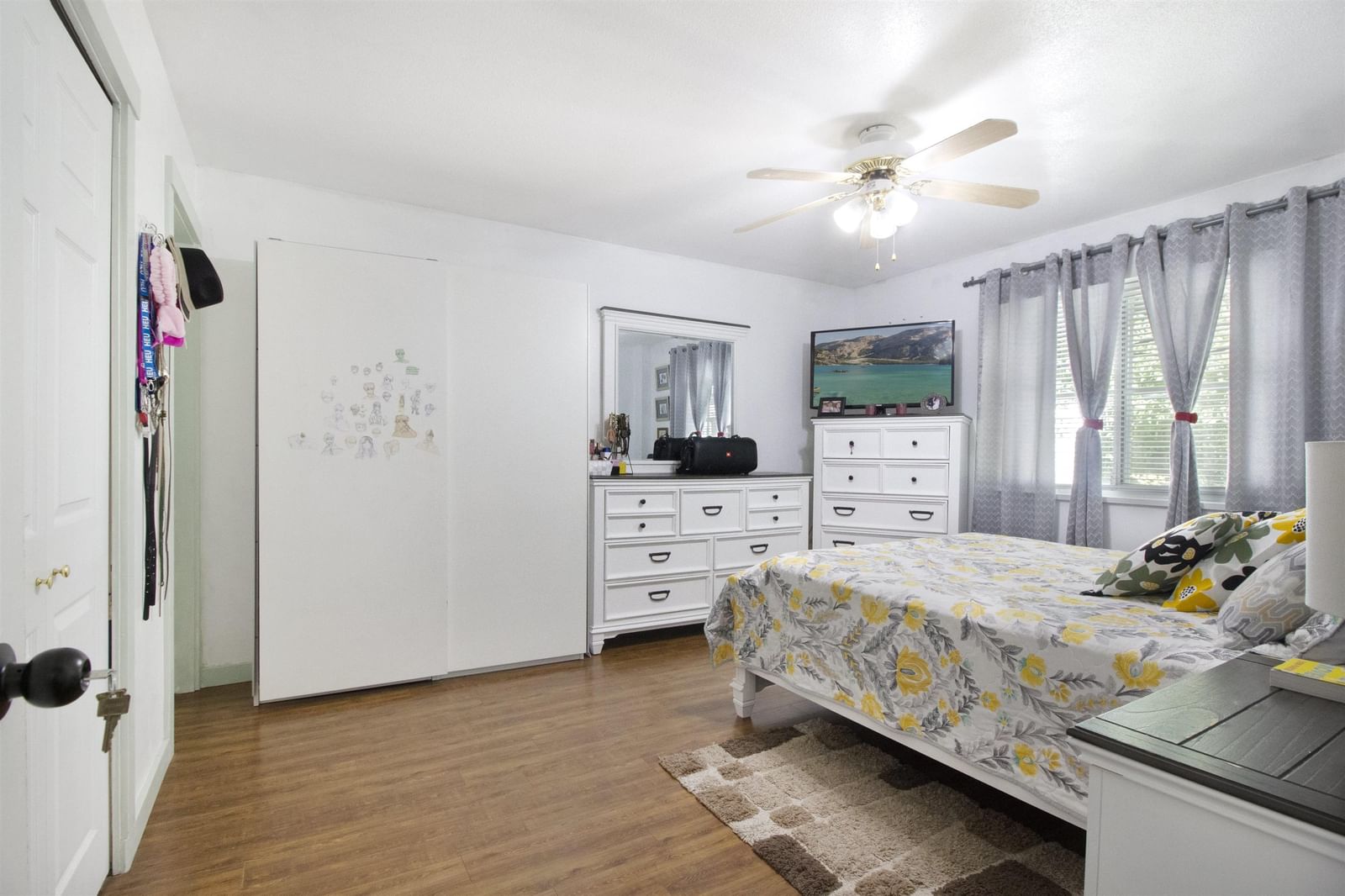 Listing Image 15
