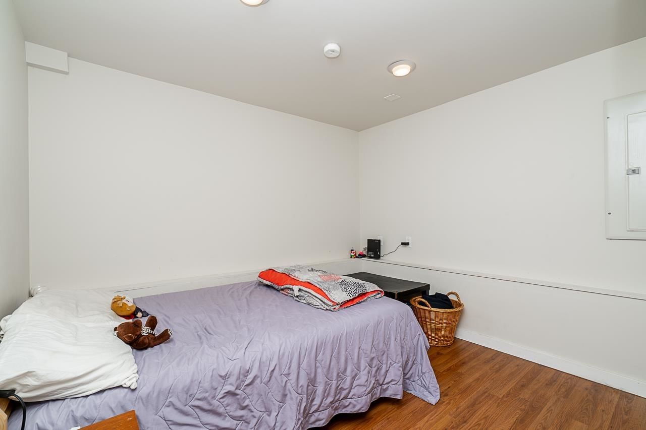 Listing Image 22
