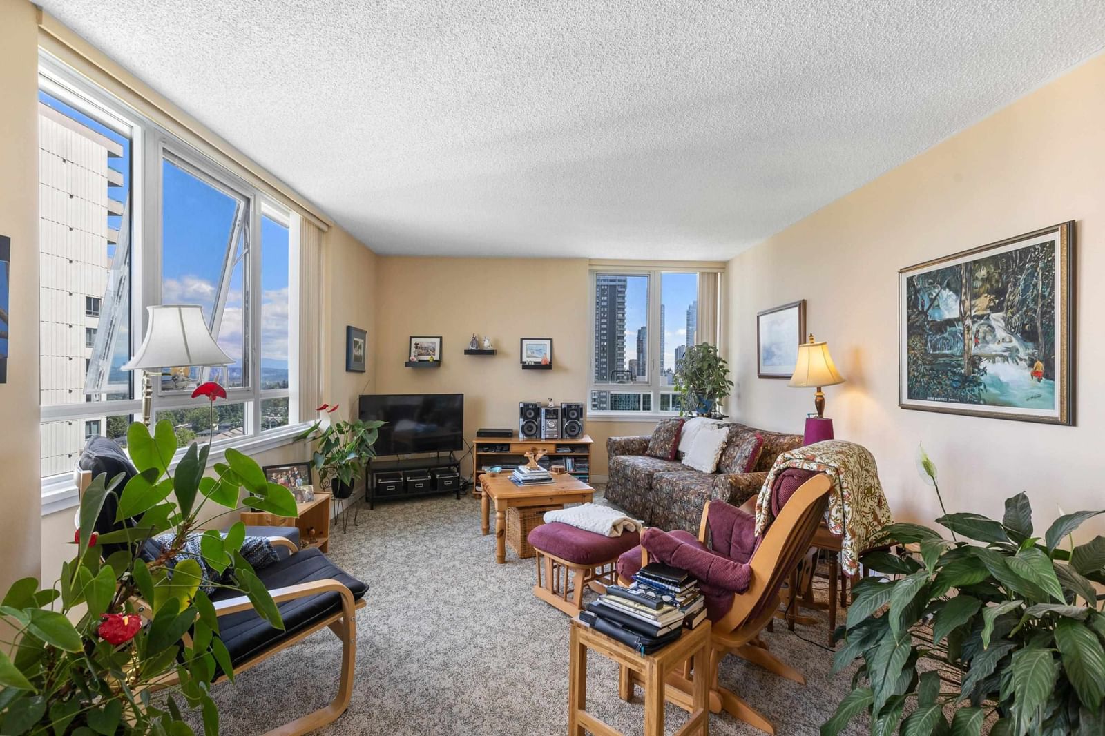 Listing Image 4