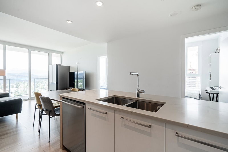 3205 - 567 Clarke Road, Coquitlam, V3J 0K7 | Image 2