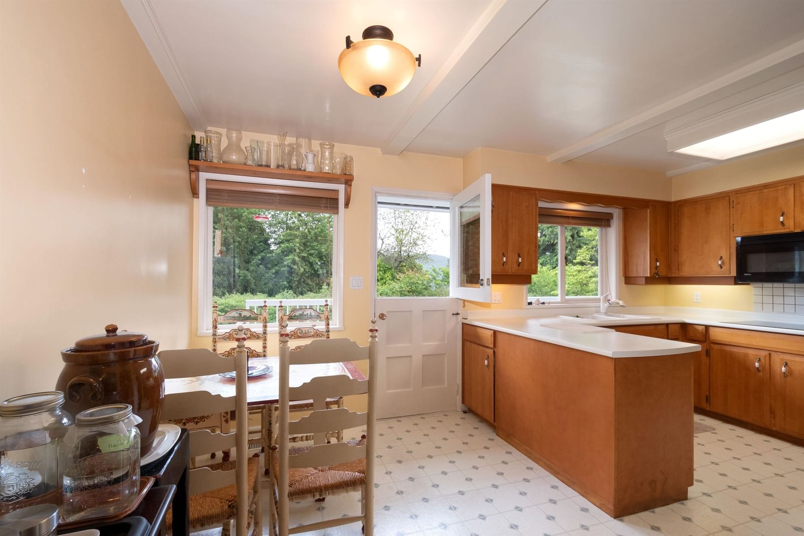 Listing Image 11