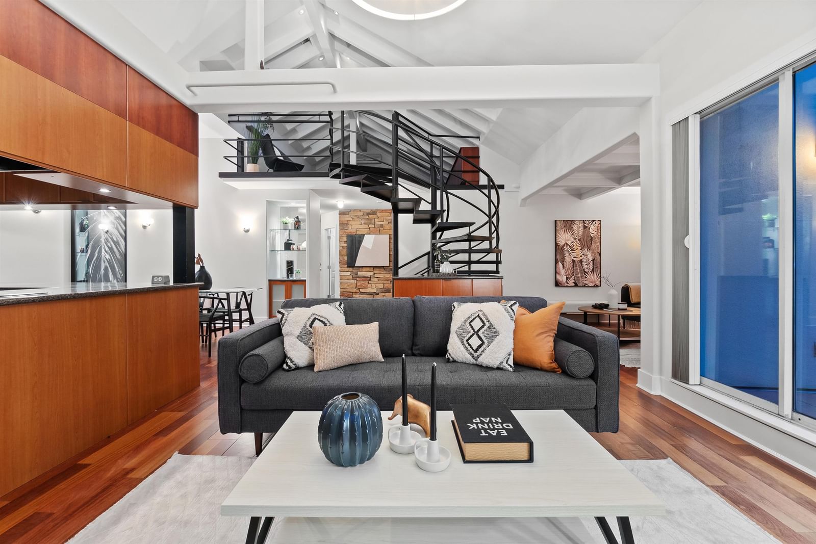 Listing Image 13