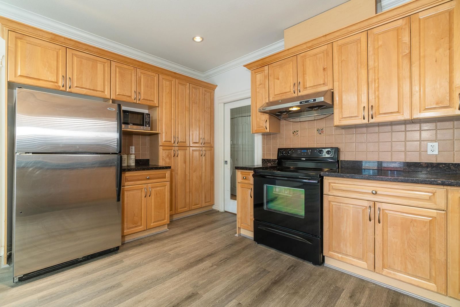 Listing Image 12