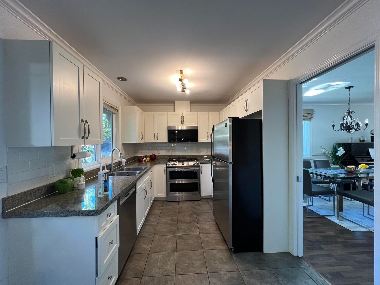 Listing Image 14