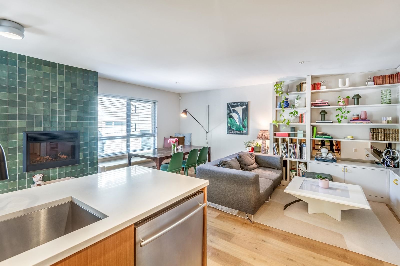 Listing Image 11