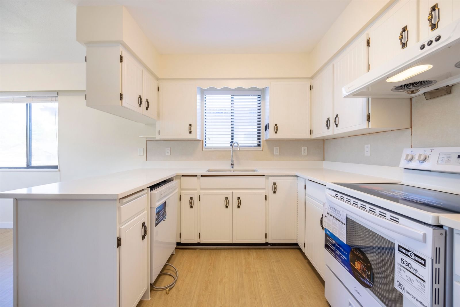 Listing Image 14
