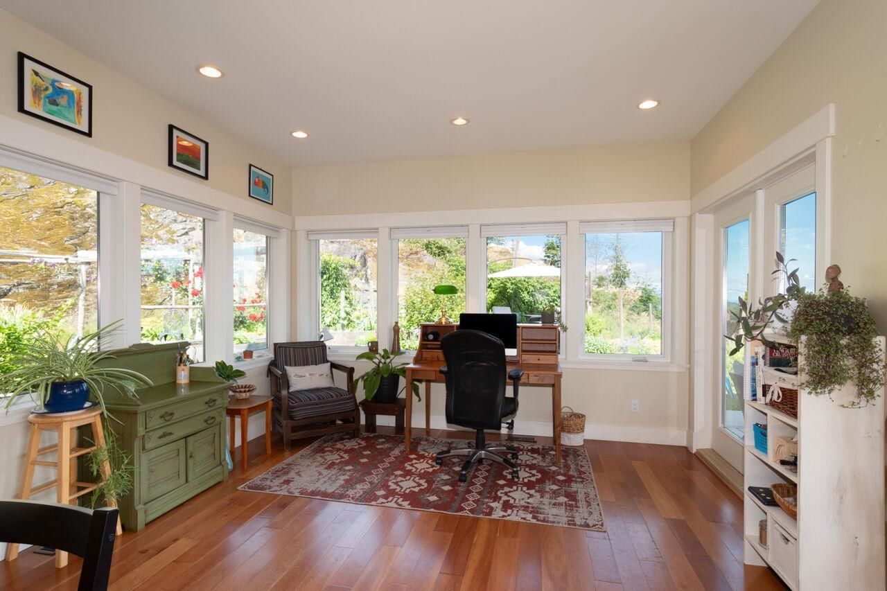 Listing Image 11