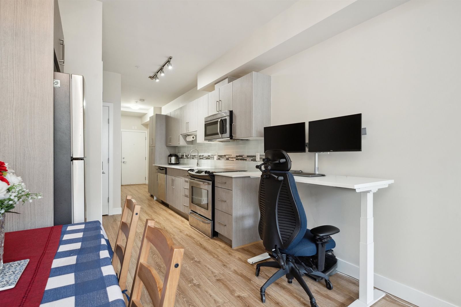 Listing Image 5