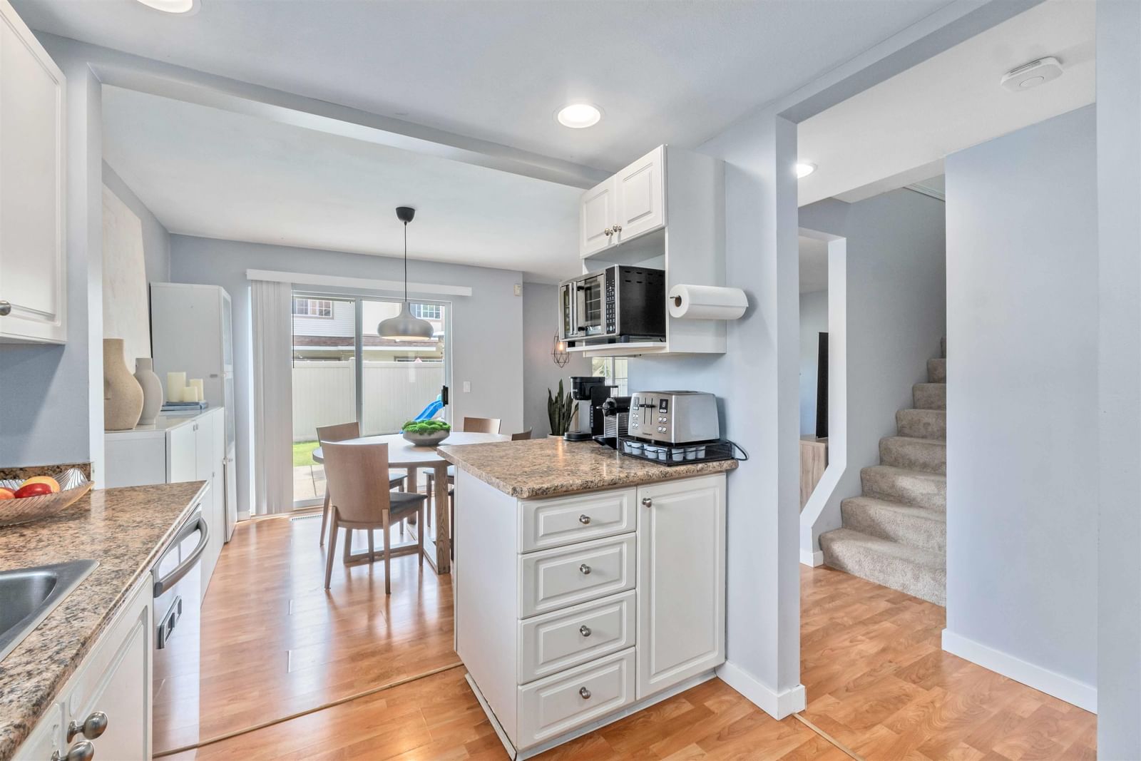 Listing Image 19